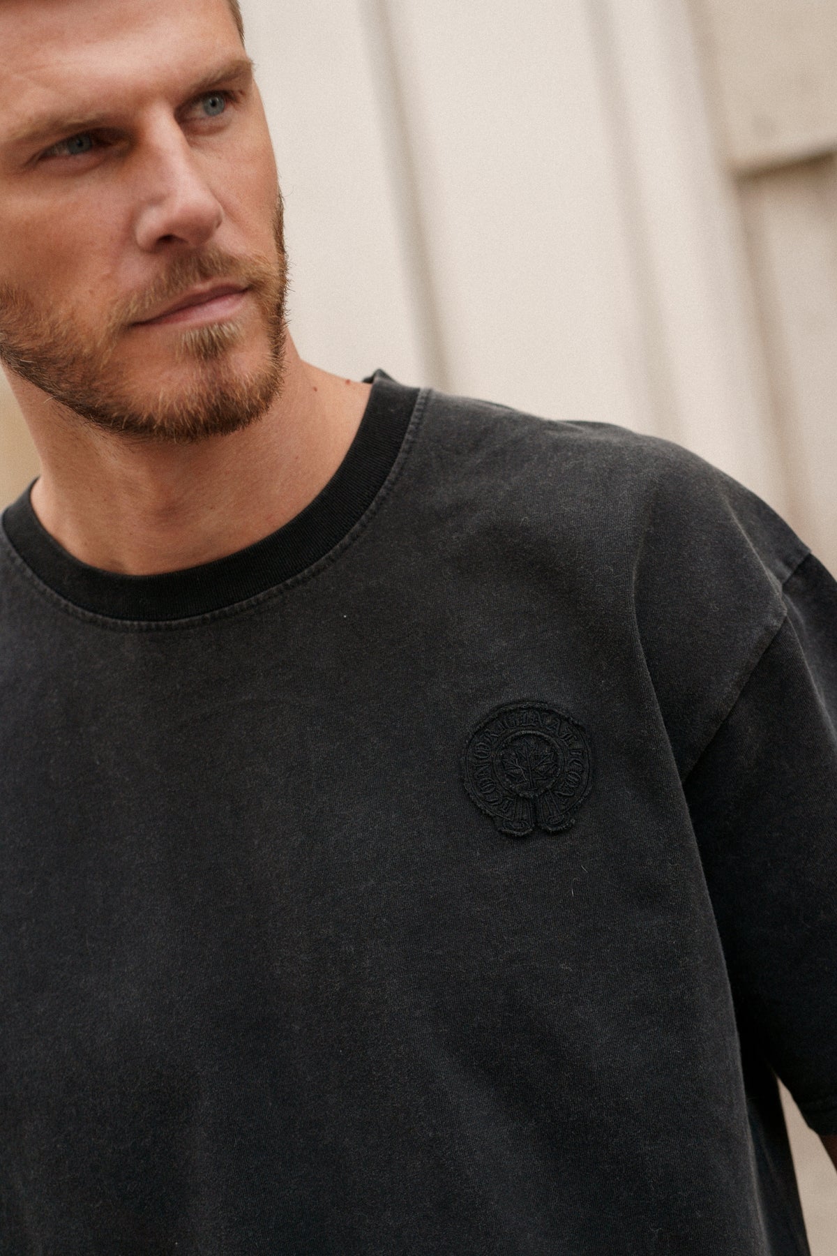 T-shirt ICON Basile - noir délavé-thumbmail-2