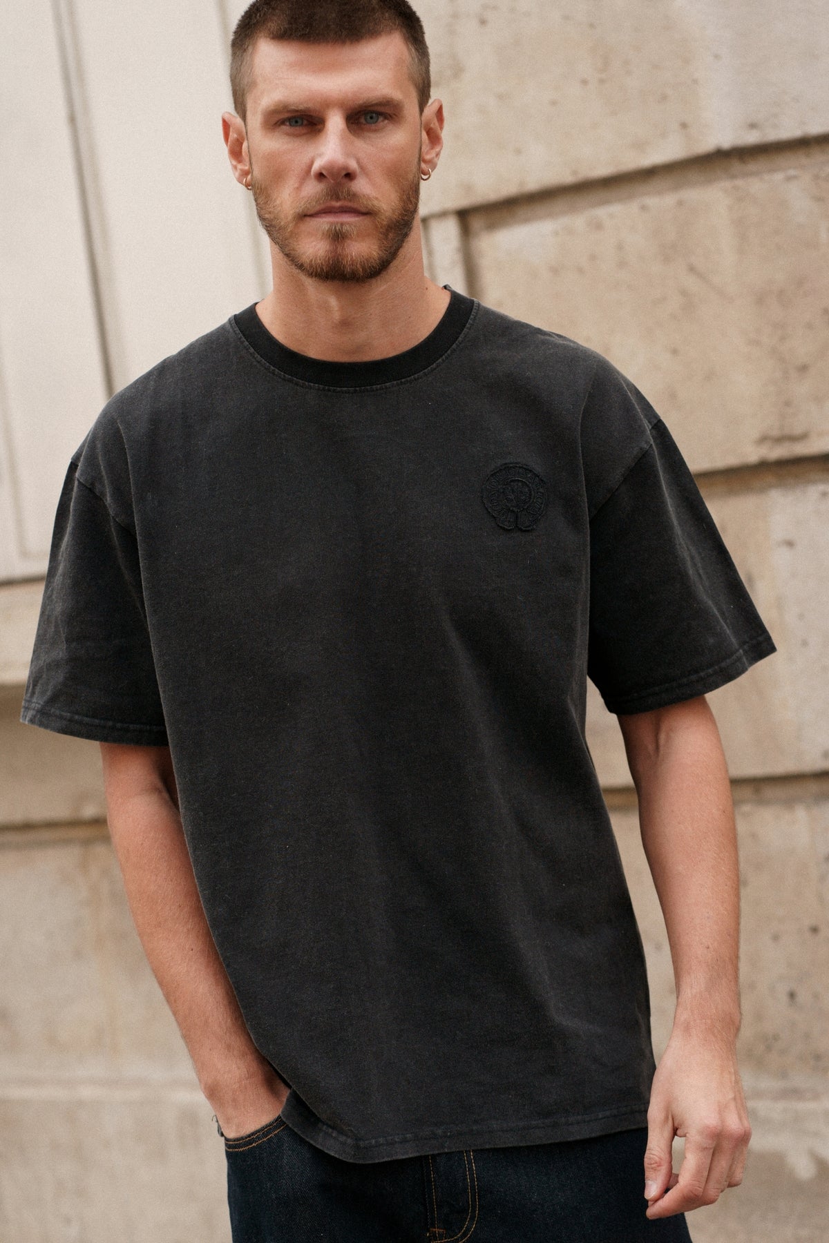 T-shirt ICON Basile - noir délavé-thumbmail-1