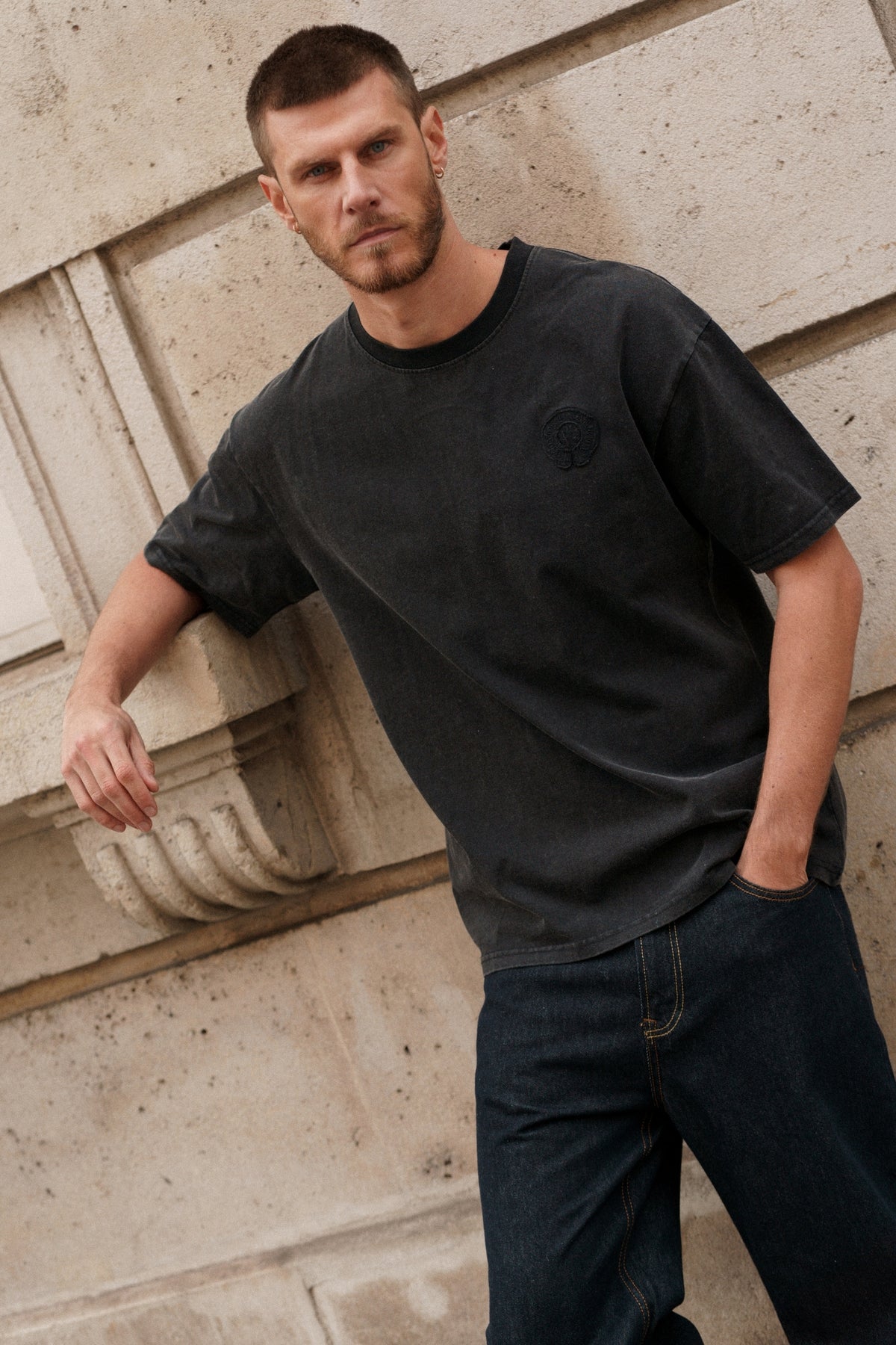 T-shirt ICON Basile - noir délavé-thumbmail-4